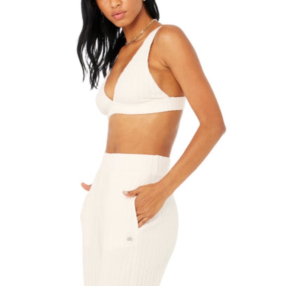 Ribbed Alo Bra Ivory